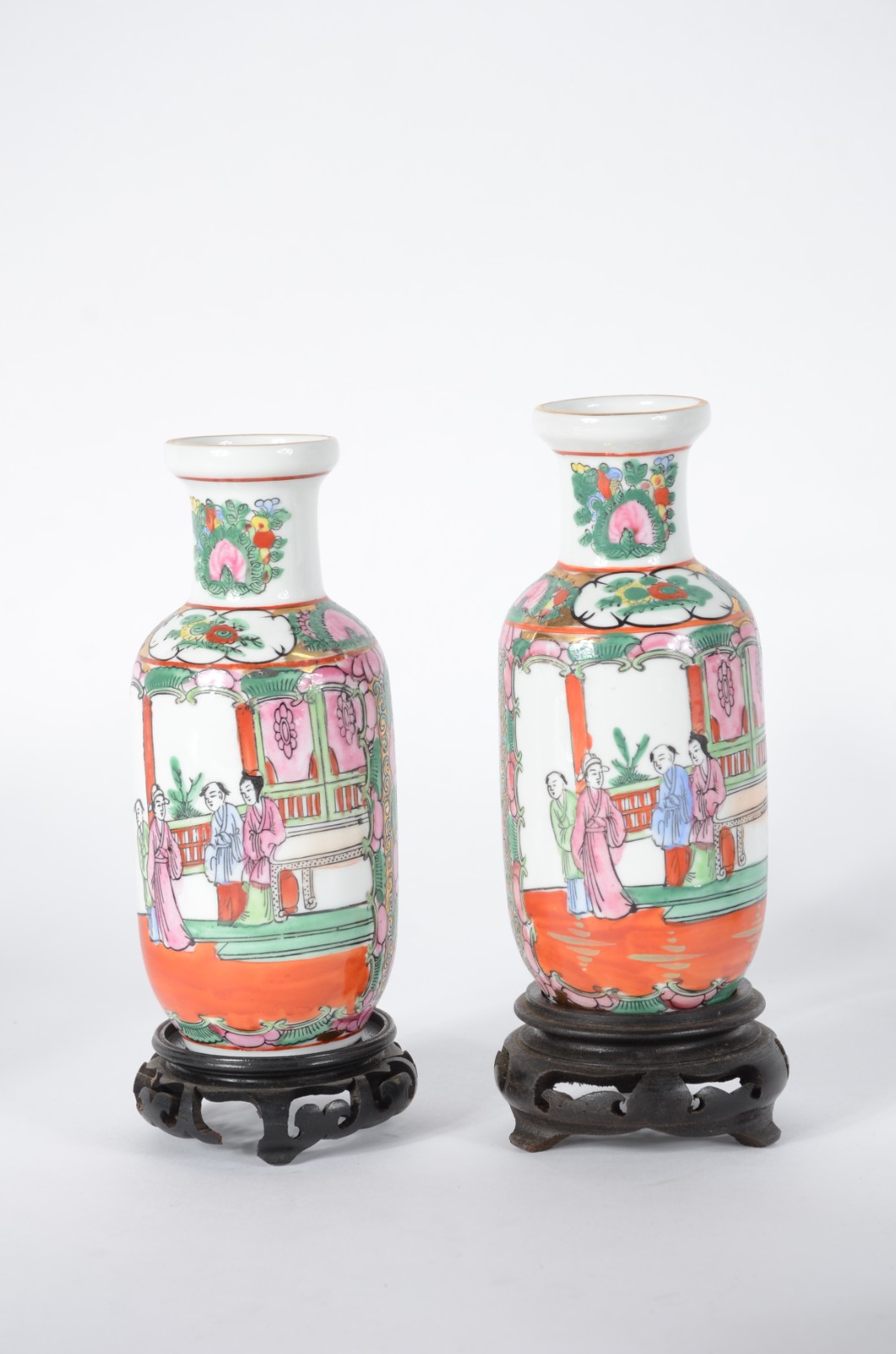 Sete peças diversas de porcelana oriental com decoração em tons de... - foto 7 de 10