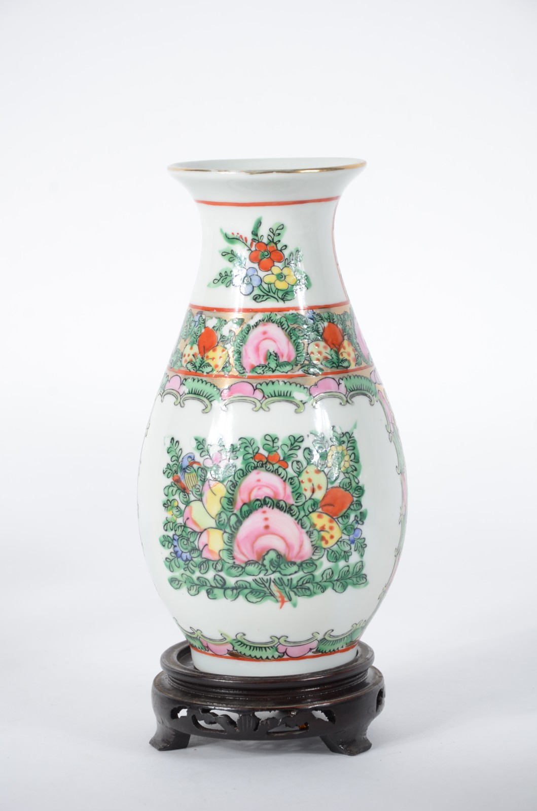 Sete peças diversas de porcelana oriental com decoração em tons de... - foto 10 de 10