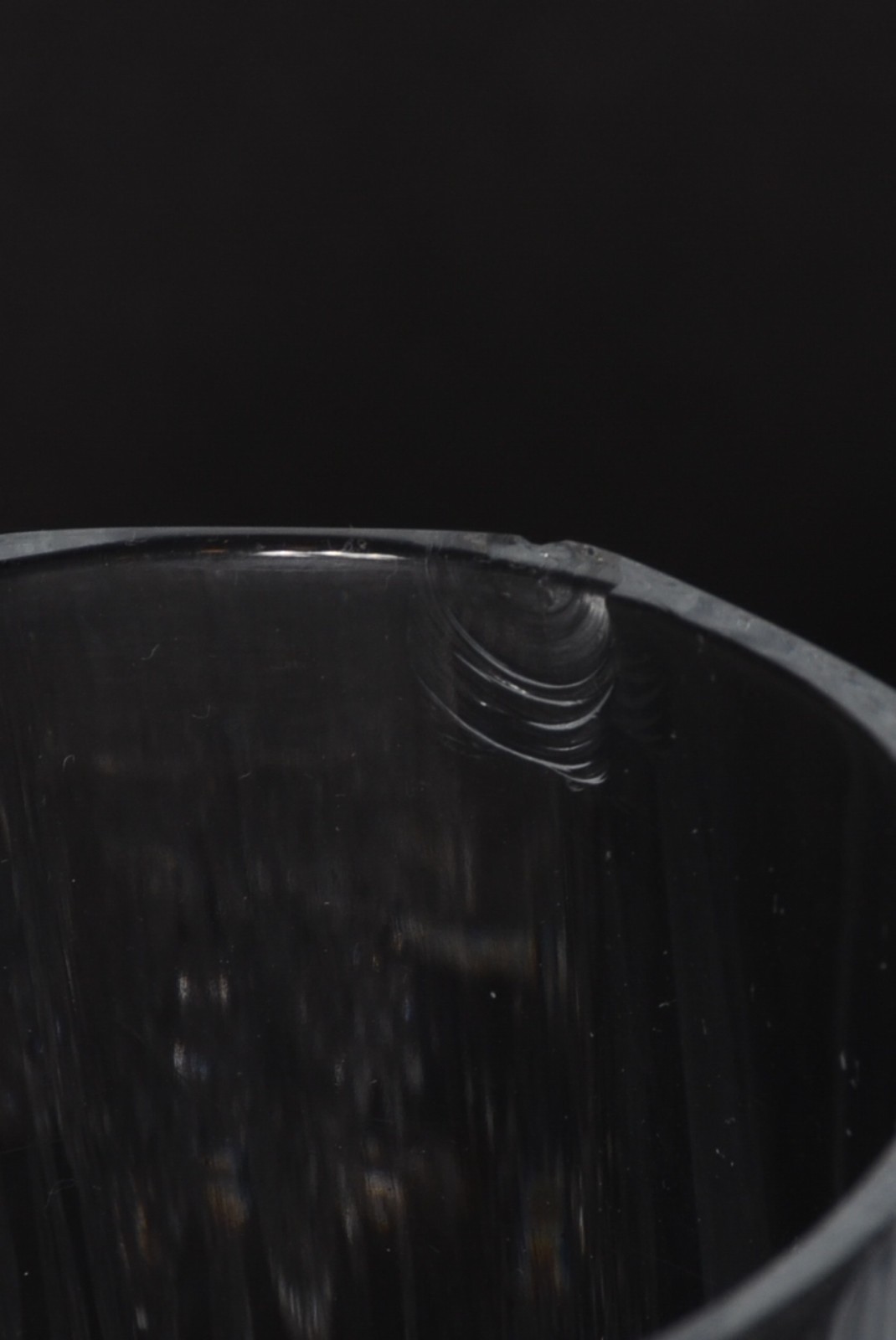 Serviço de cristal lapidado, composto de: 4 para água, 7 para vinho... - foto 4 de 5