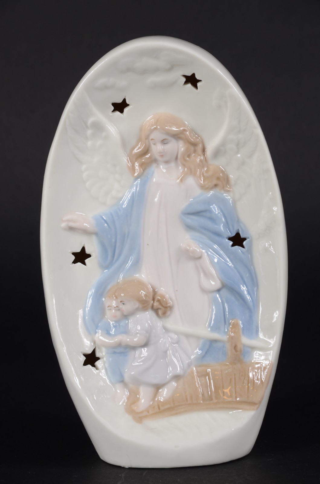 Escultura/luminária de porcelana policromada representando anjo da... - foto 1 de 7