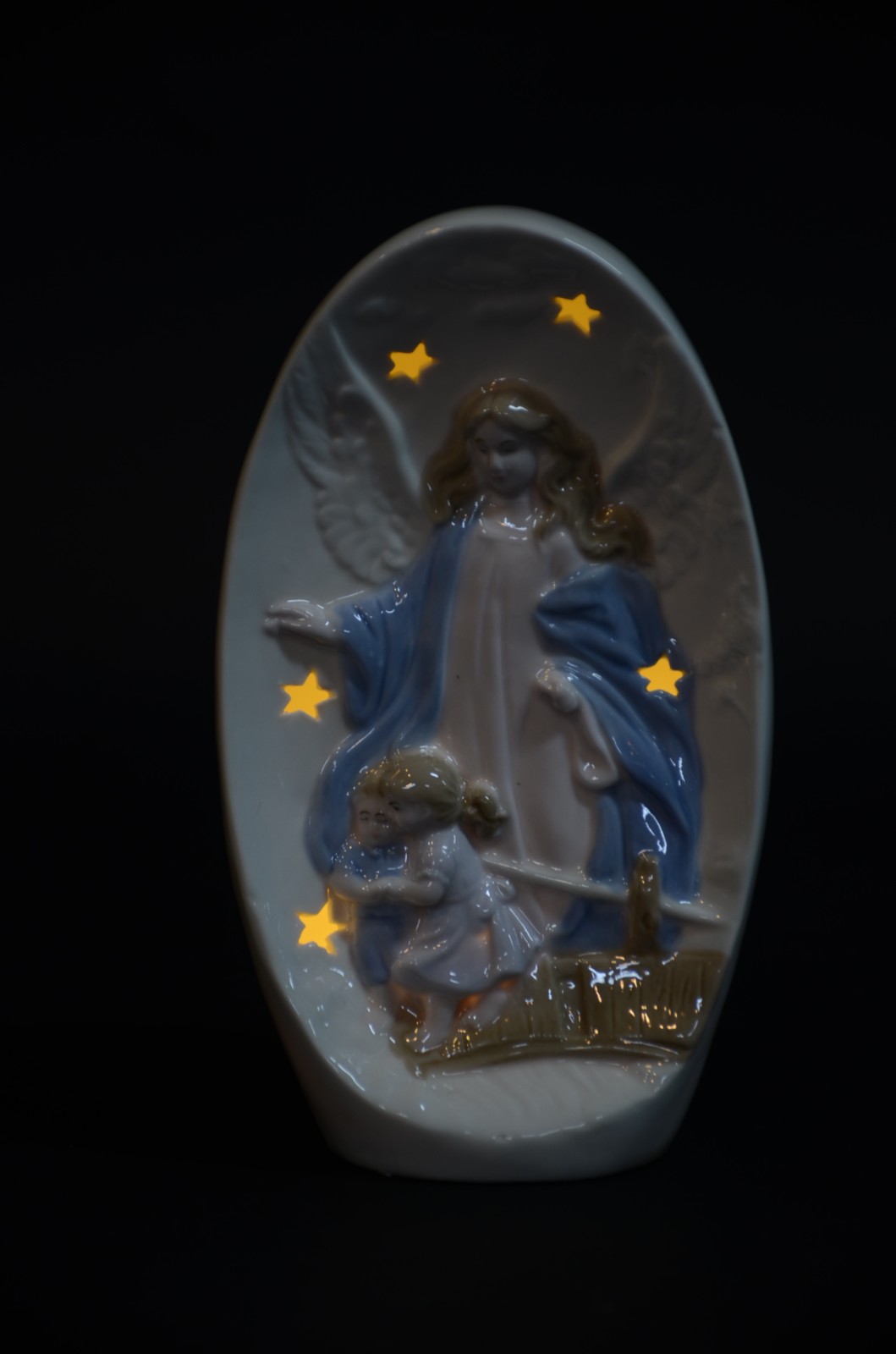 Escultura/luminária de porcelana policromada representando anjo da... - foto 5 de 7