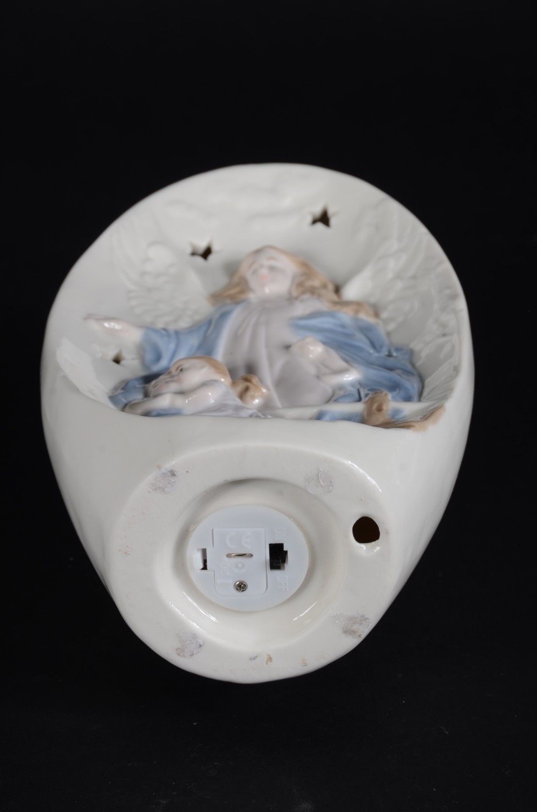 Escultura/luminária de porcelana policromada representando anjo da... - foto 6 de 7