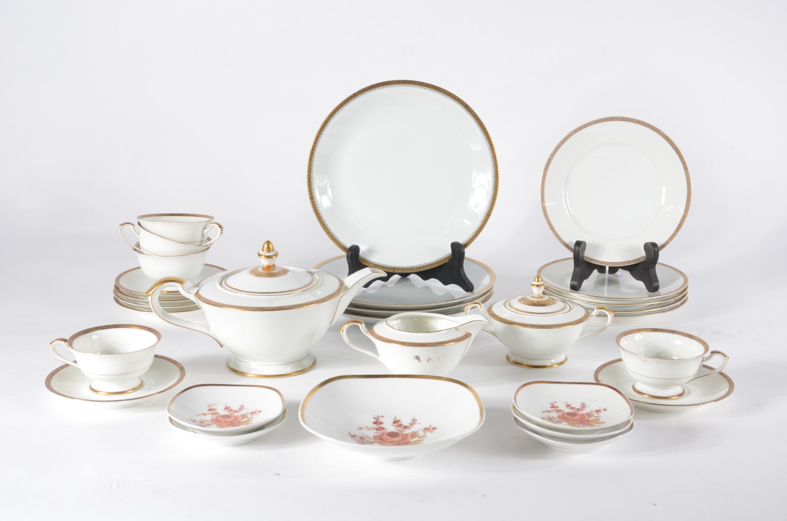 Parte de serviço de jantar, chá e café de porcelana da Bavaria, na... - foto 1 de 11