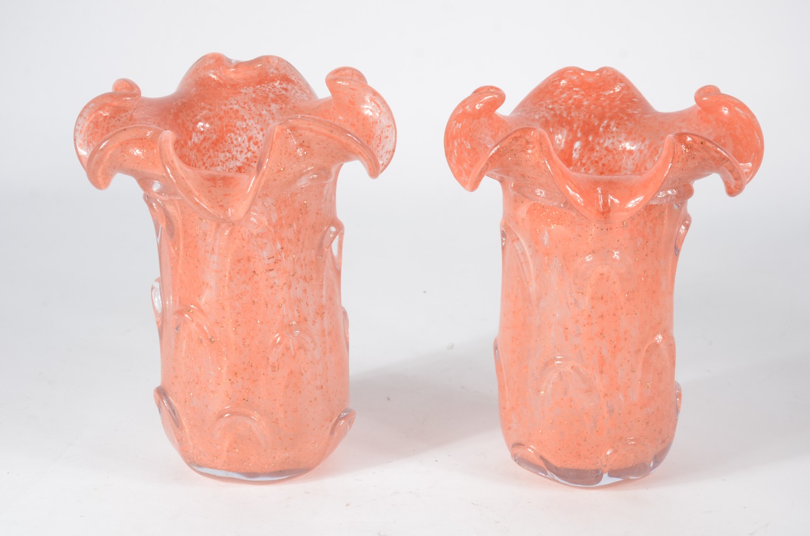 Par de vasos de vidro decorativo na cor laranja, borda feitio babado... - foto 4 de 5