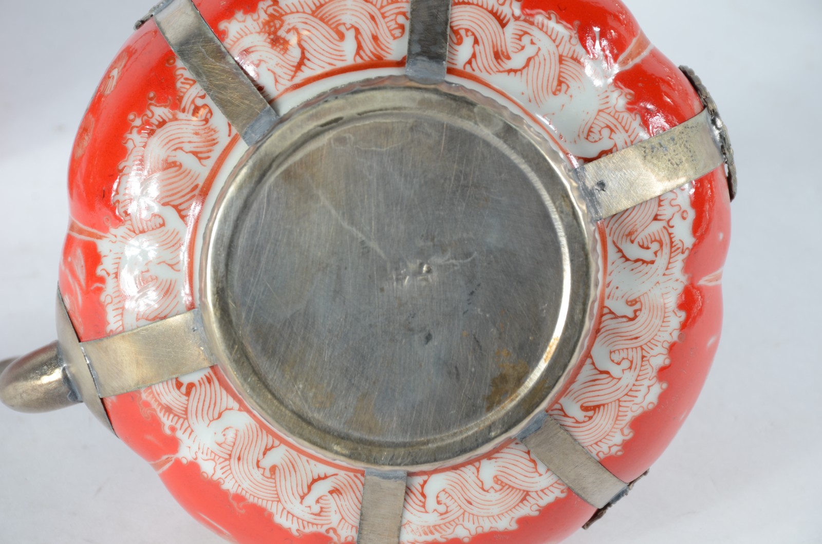 Conjunto com 4 bules decorativos de porcelana na cor laranja e... - foto 5 de 6