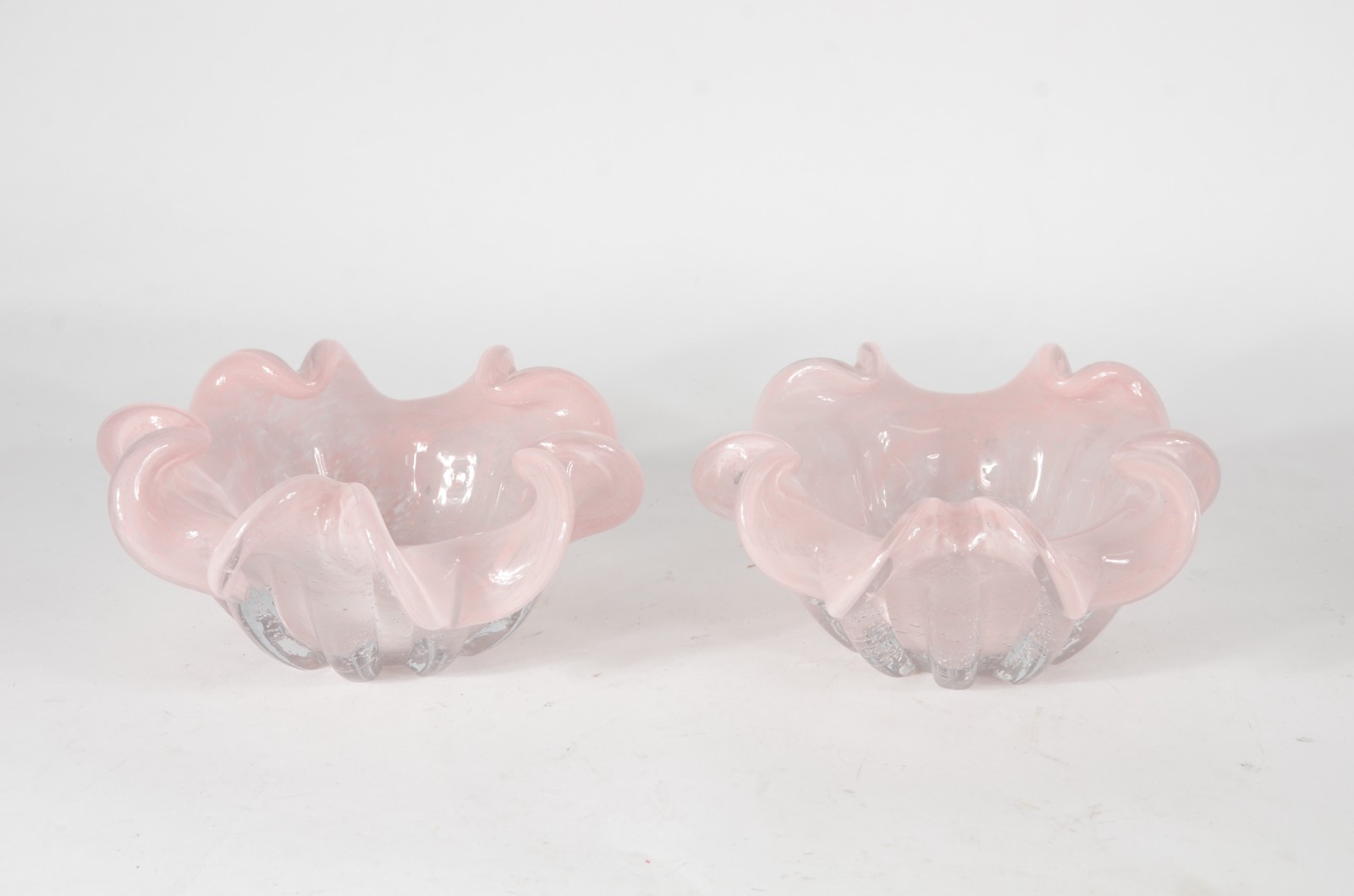 Par de bowls de vidro decorativo na cor rosa. - foto 1 de 5