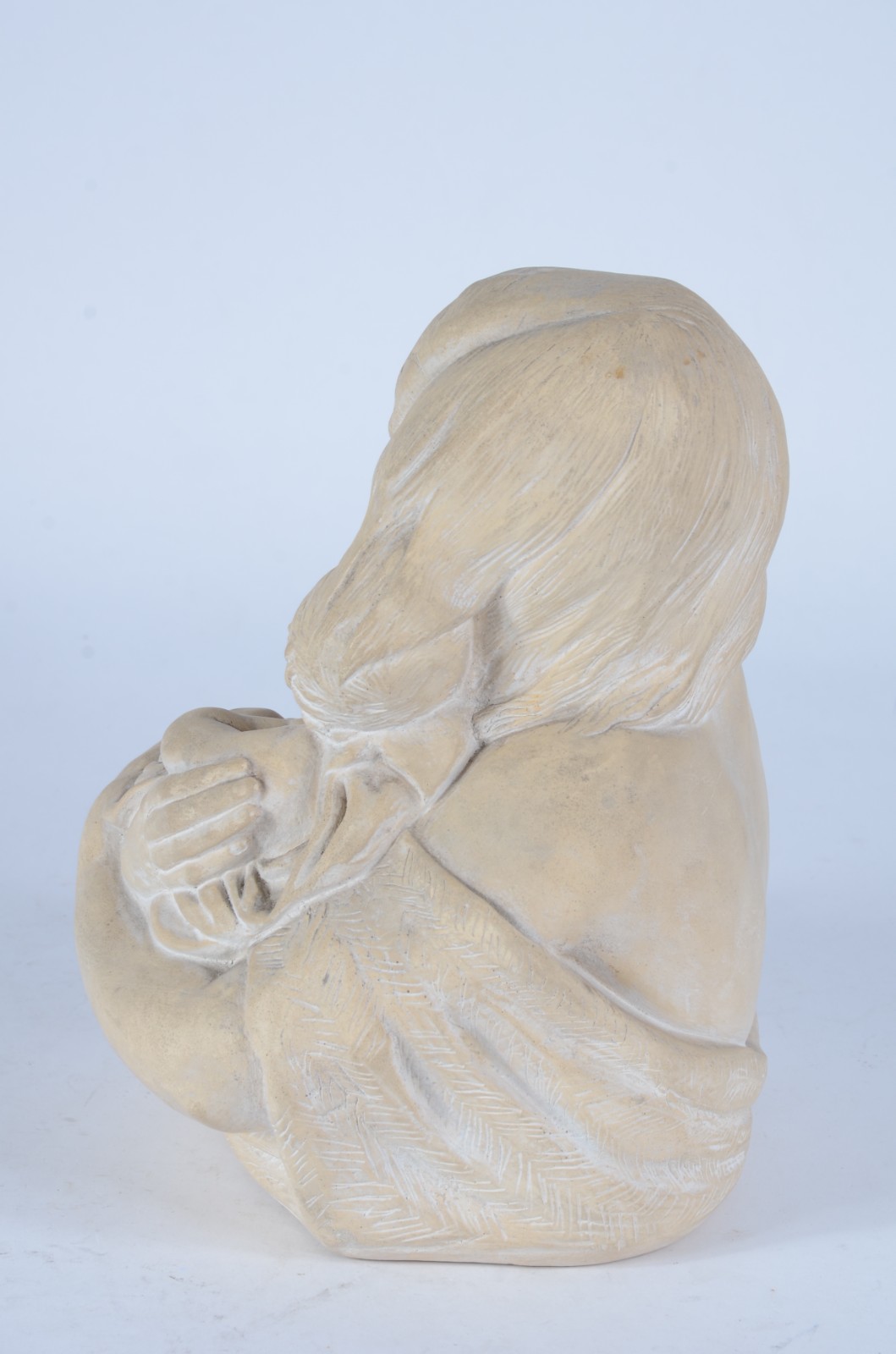 Escultura de terracota representando Maternidade. Assinada R/M... - foto 7 de 7