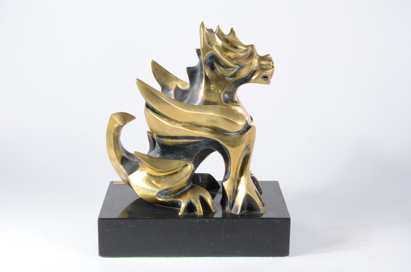 Escultura de bronze representando Dragão. - foto 4 de 7