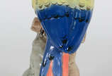 Estatueta de porcelana tcheca policromada repre... - Estatueta de porcelana tcheca policromada representando papagaio, anos 50