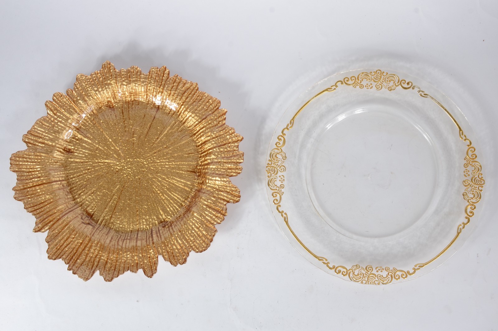 Dois pratos de vidro decorativo para bolo. - foto 1 de 4