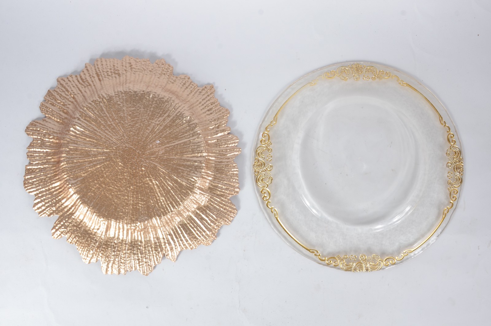 Dois pratos de vidro decorativo para bolo. - foto 4 de 4