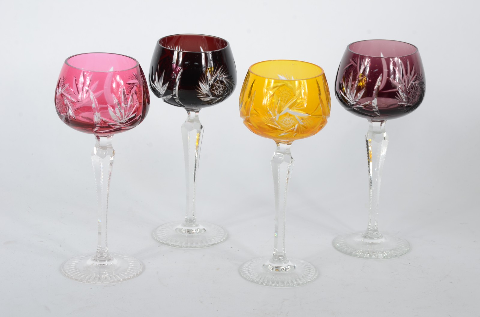 Conjunto com 4 cálices para vinho de cristal doublé colorido, pés... - foto 1 de 3