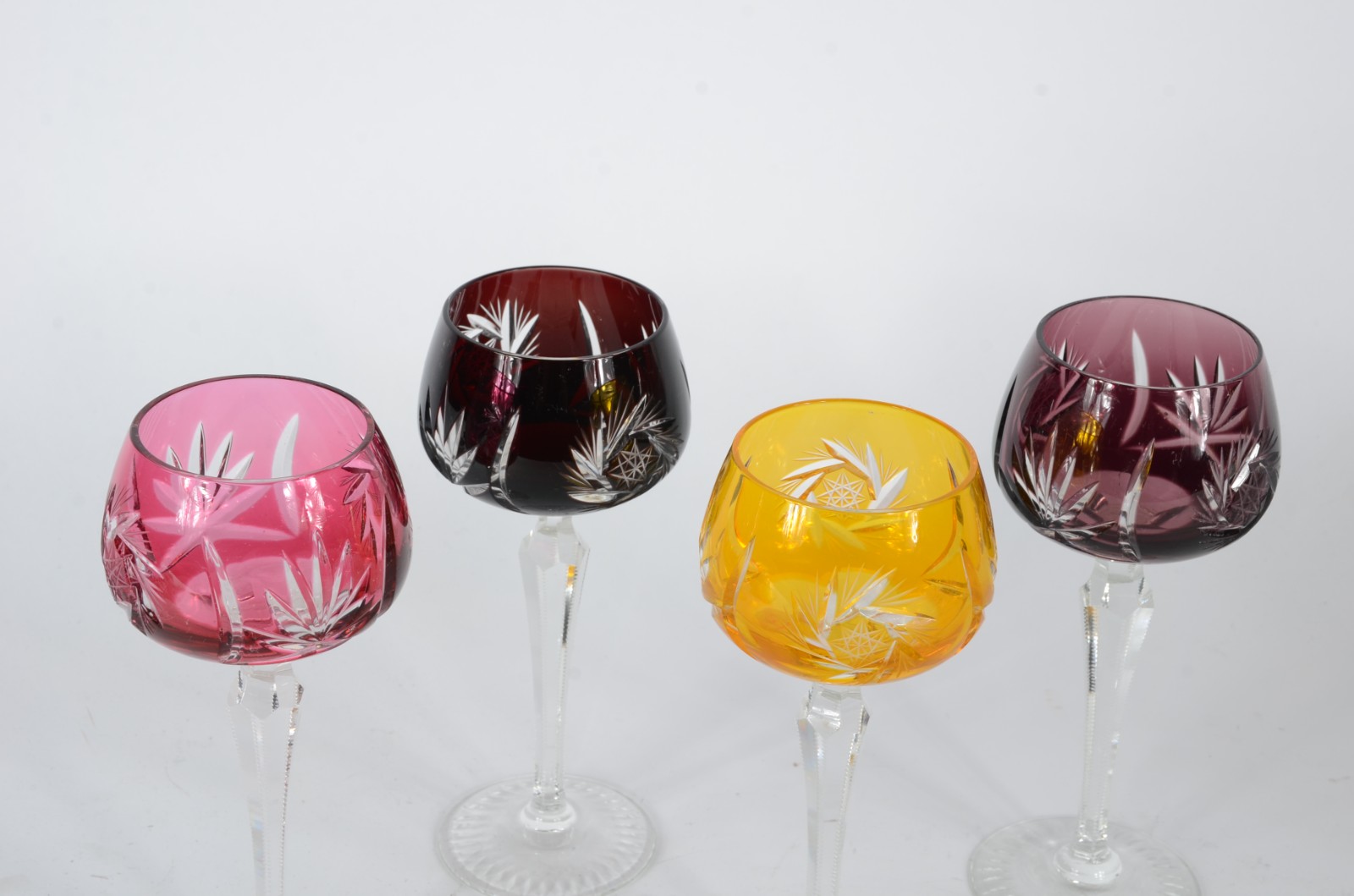 Conjunto com 4 cálices para vinho de cristal doublé colorido, pés... - foto 2 de 3