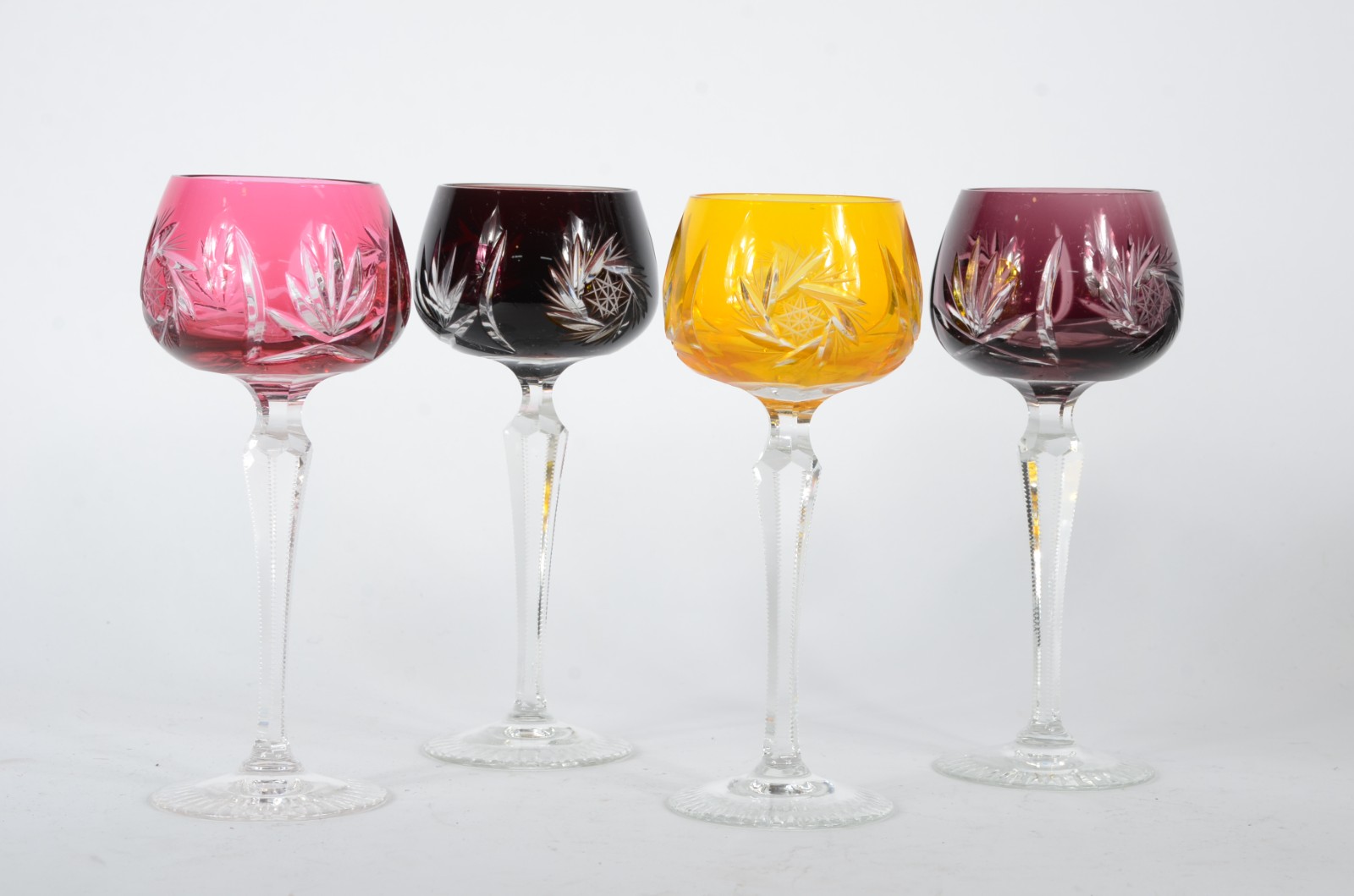 Conjunto com 4 cálices para vinho de cristal doublé colorido, pés... - foto 3 de 3