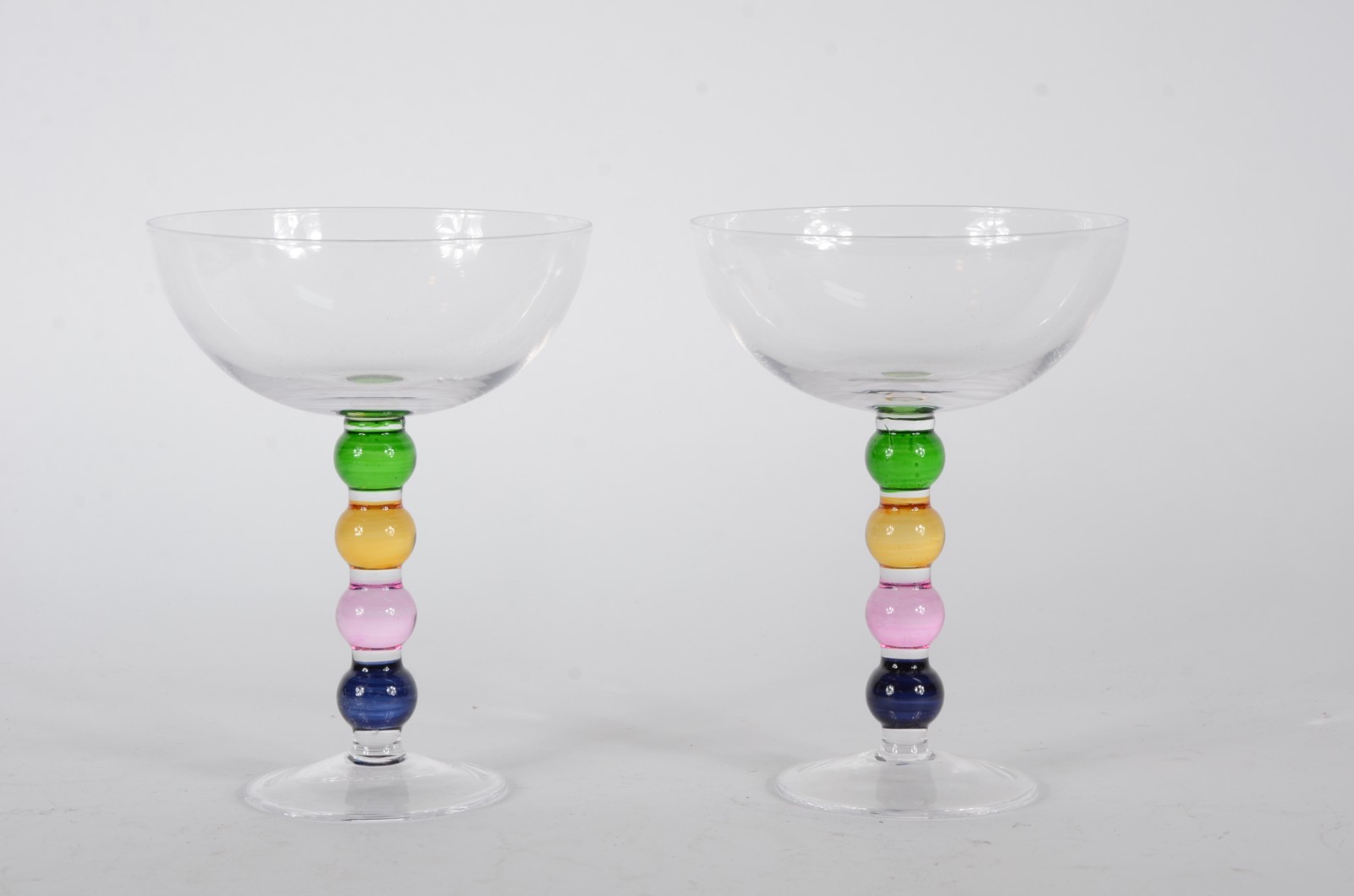 Duas taças para sobremesa de vidro decorativo, pes com "bolas"... - foto 1 de 7