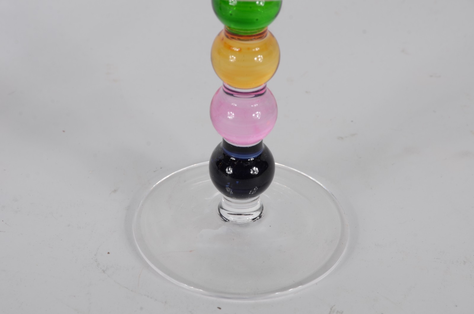 Duas taças para sobremesa de vidro decorativo, pes com "bolas"... - foto 3 de 7