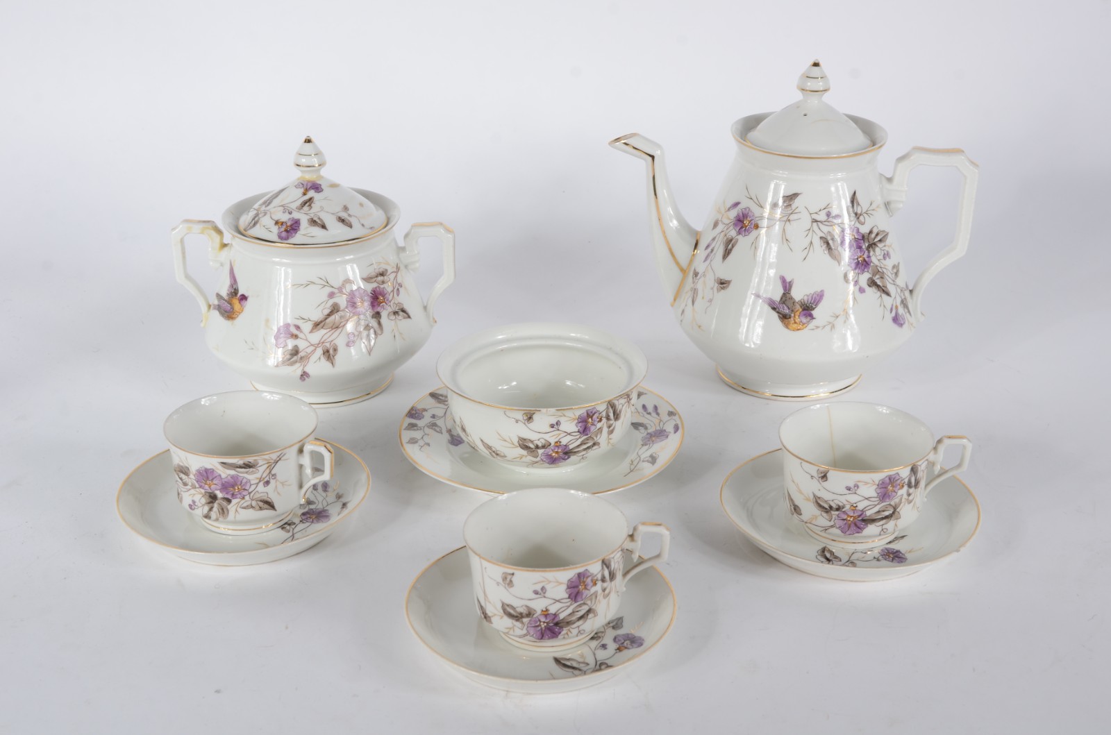 Serviço de chá de porcelana Velho Paris, composto de: 3 xícaras com... - foto 1 de 11