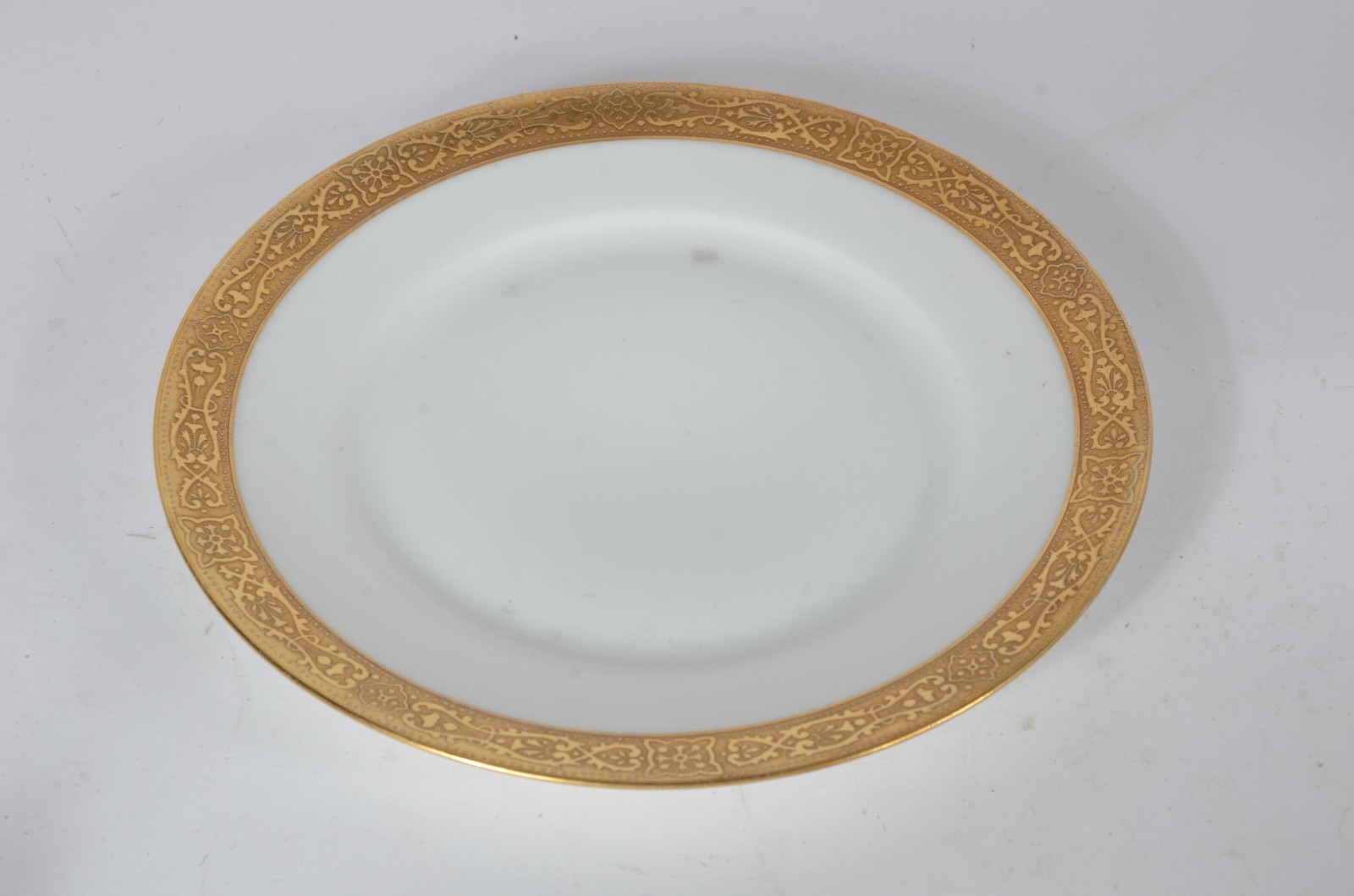 Duas pequenas sopeiras de porcelana, sendo uma de porcelana tcheca na... - foto 5 de 9