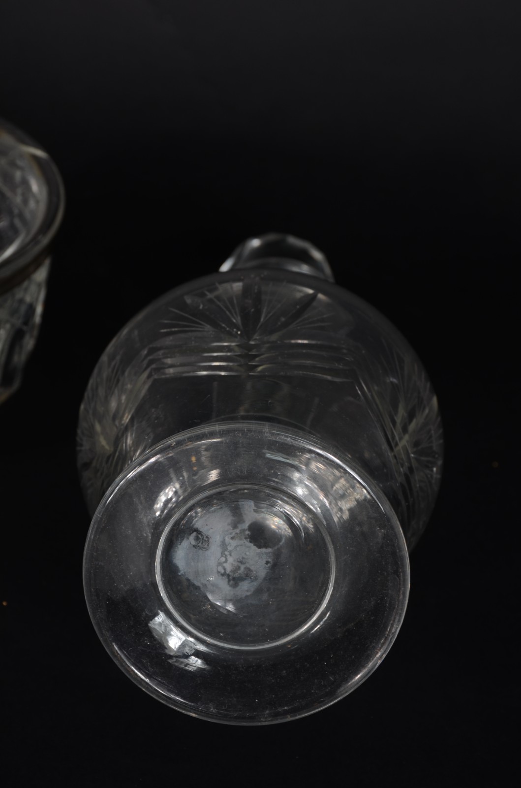 Serviço de cristal lapidado, composto de: 17 taças para vinho tinto... - foto 7 de 7