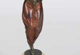 Escultura em bronze austríaco policromado, repr... - Escultura em bronze austríaco policromado, representando mulher com serpente , base de alabastro.