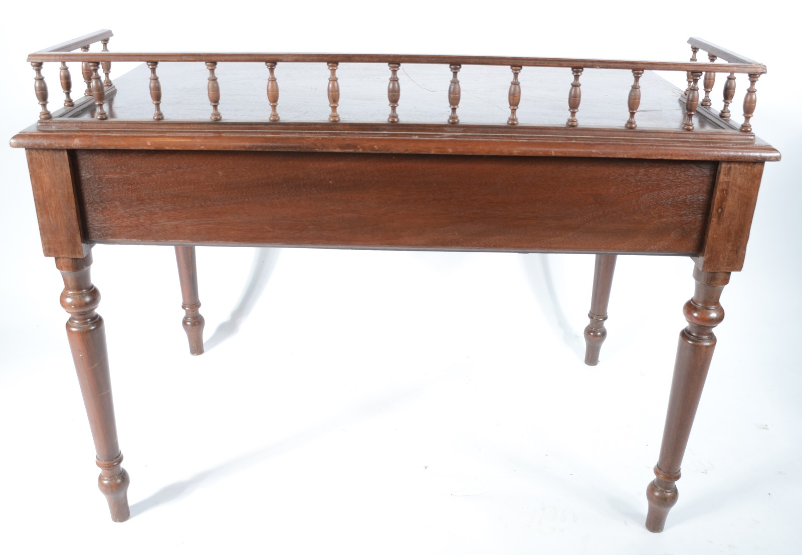 Mesa para escrita de madeira nobre, duas gavetas, galeria com pinos... - foto 10 de 10