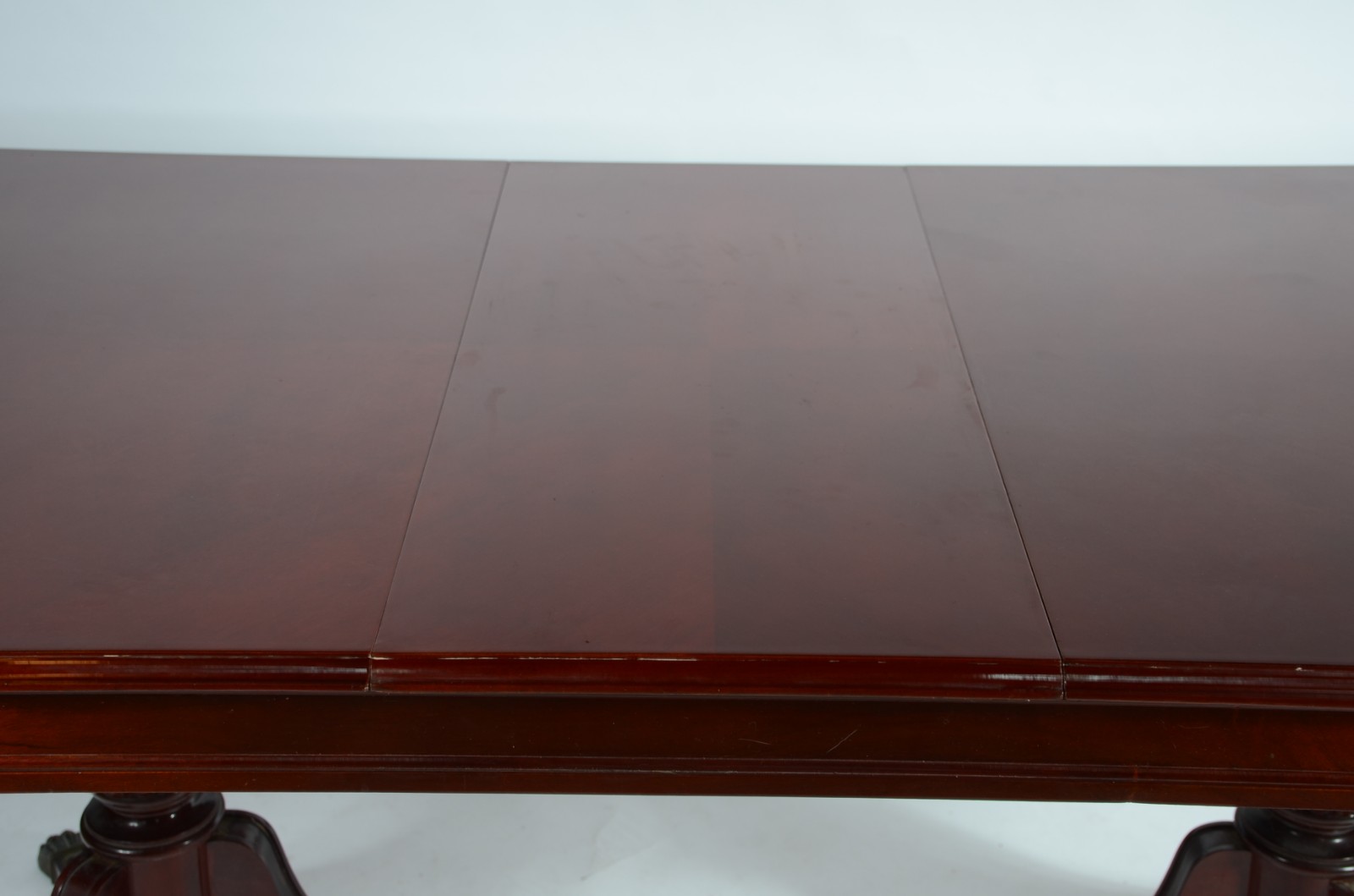 Mesa de jantar de madeira nobre, tampo retangular com uma tábua... - foto 4 de 8