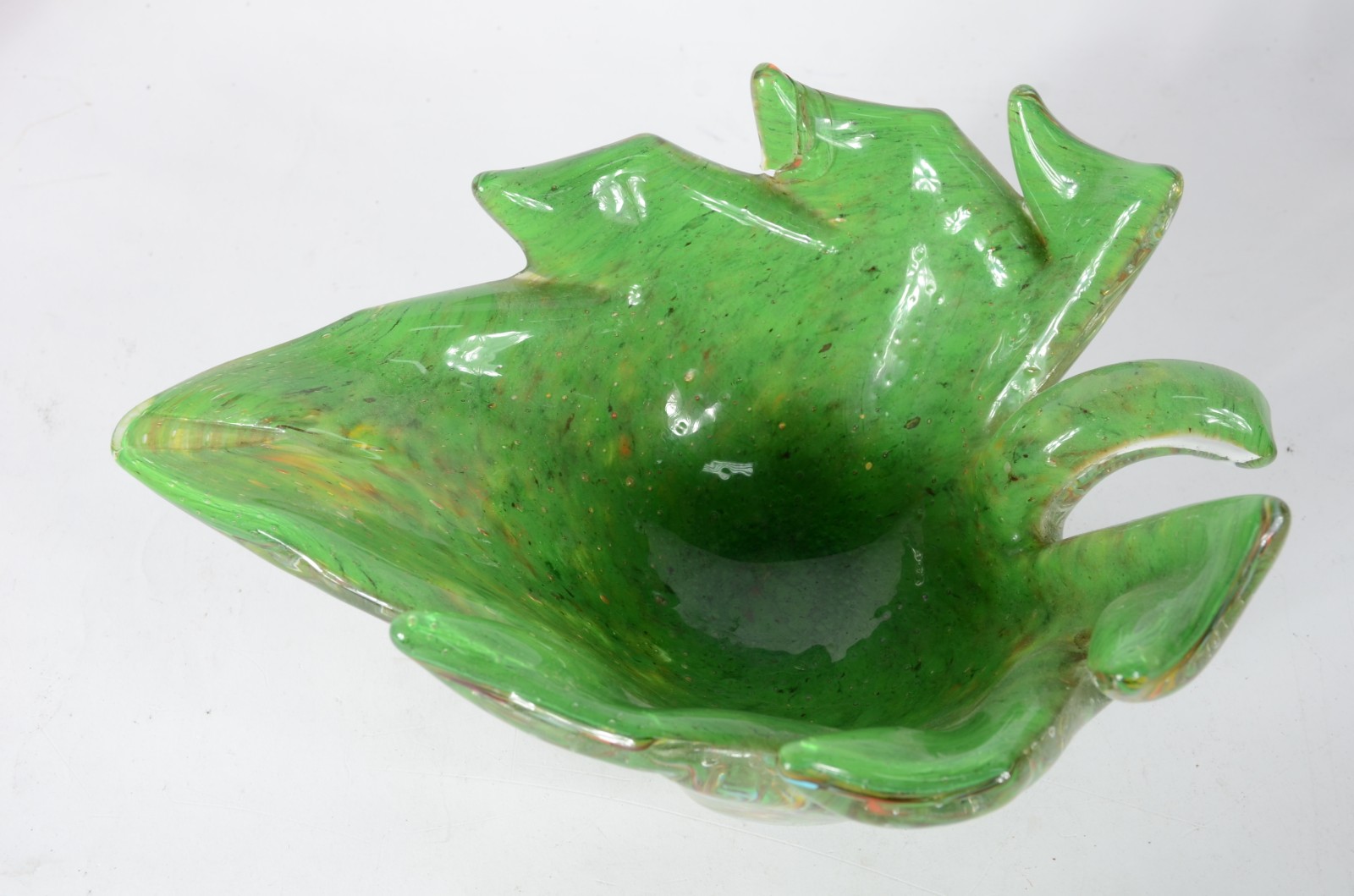 Três peças de murano, sendo: bowl feitio folha verde (ponta colada)... - foto 5 de 10