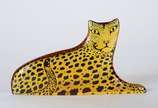Abraham Palatnik (1928-2020),  - Escultura de resina de poliéster representando leopardo.