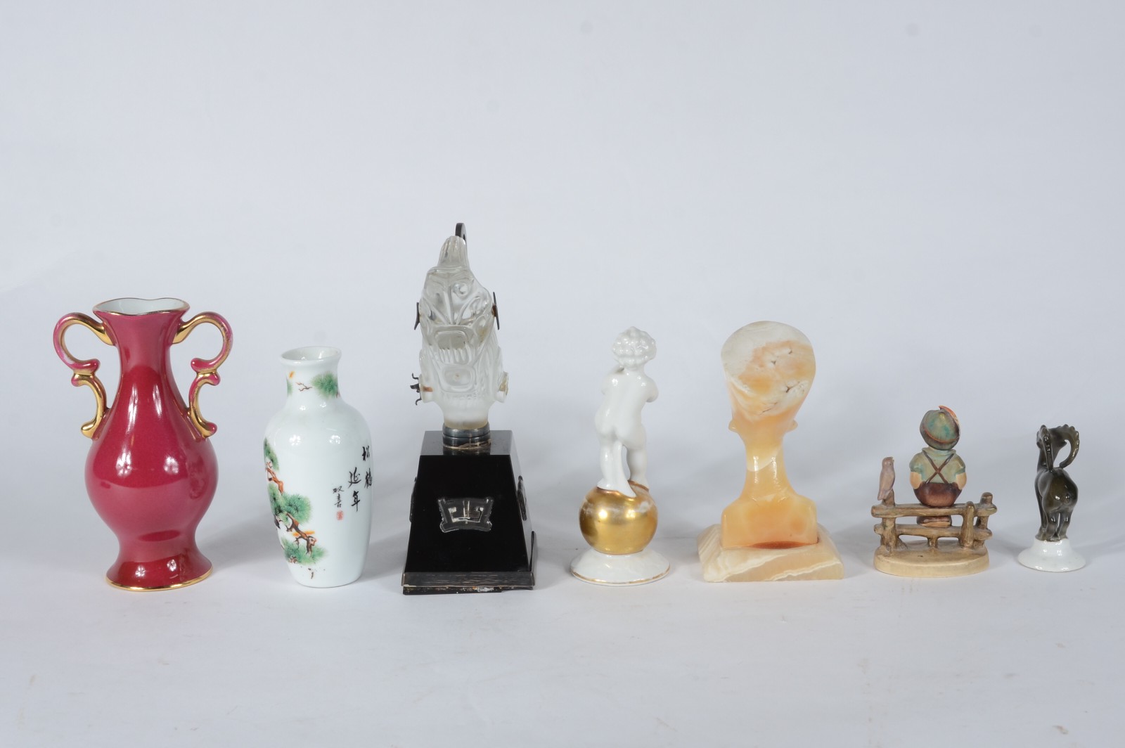 Sete peças diversas, sendo: vaso de porcelana francesa Limoges na cor... - foto 3 de 11