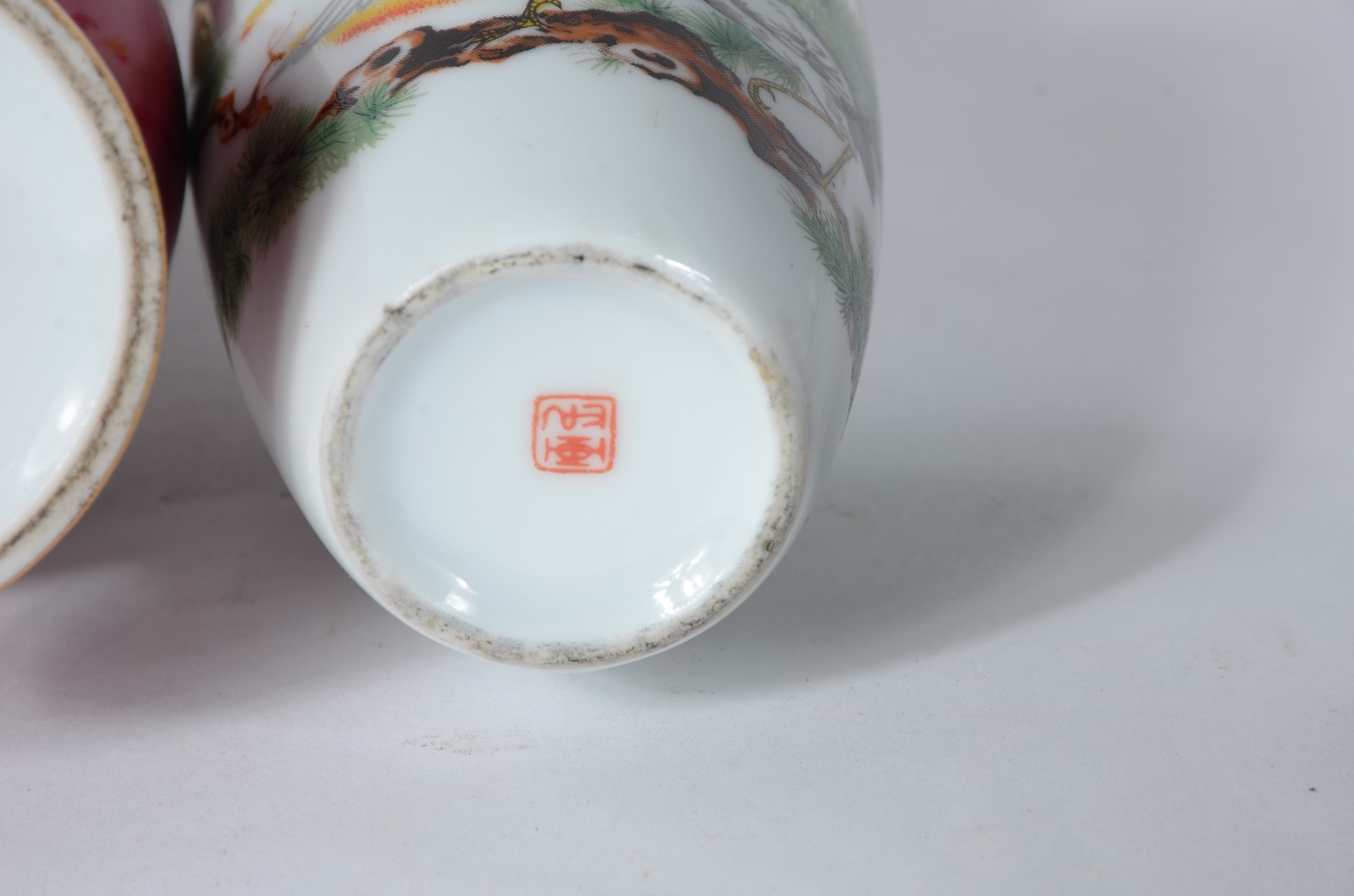 Sete peças diversas, sendo: vaso de porcelana francesa Limoges na cor... - foto 9 de 11