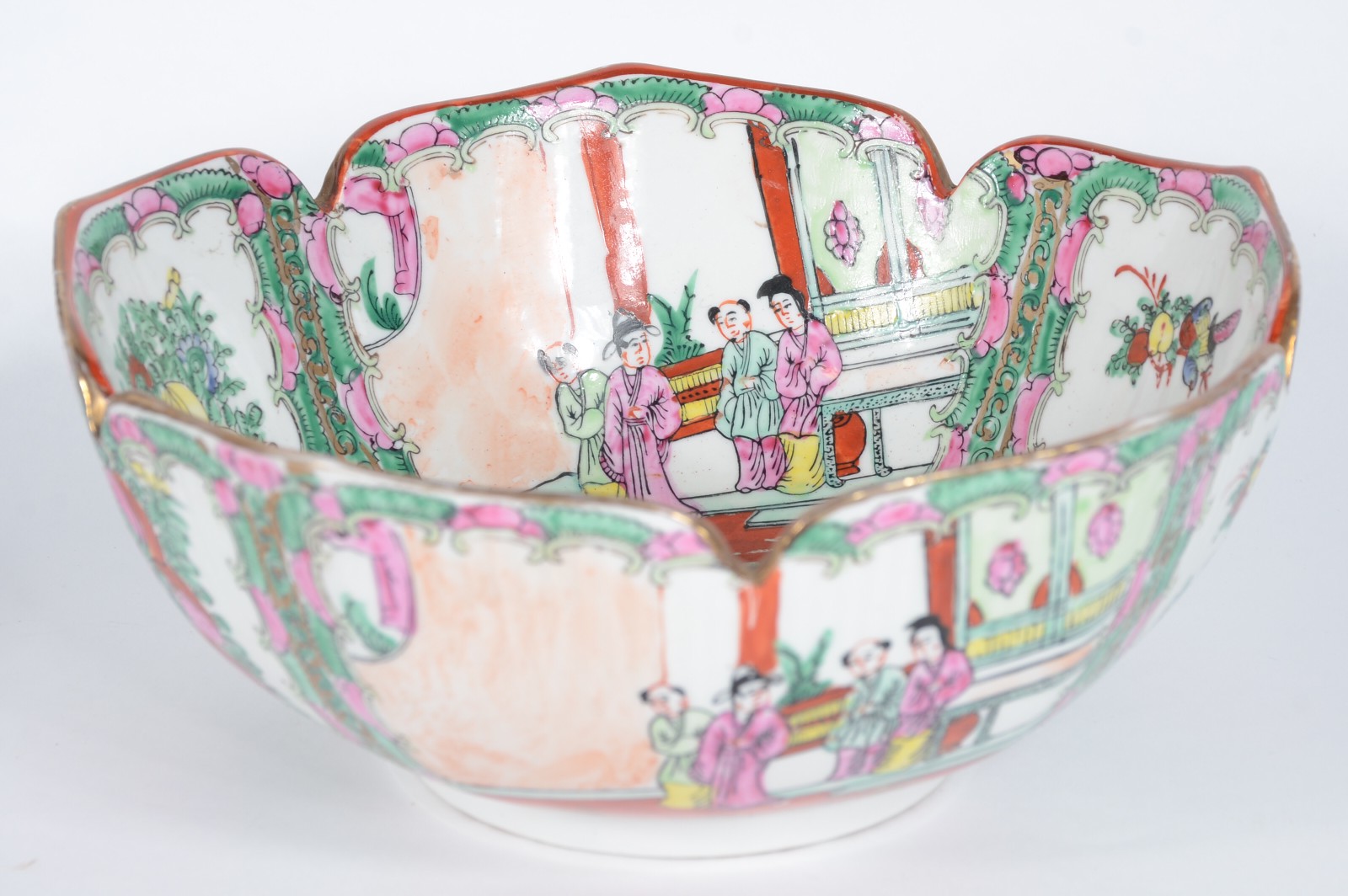 Diversas peças, sendo: Saladeira e 3 bowls menores de porcelana... - foto 5 de 11