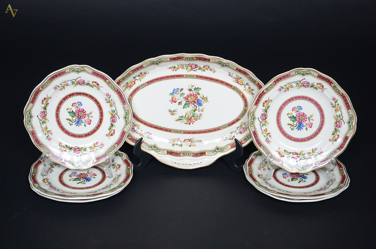 Conjunto com 7 peças de porcelana Marlborough Royal Petal, sendo 6...