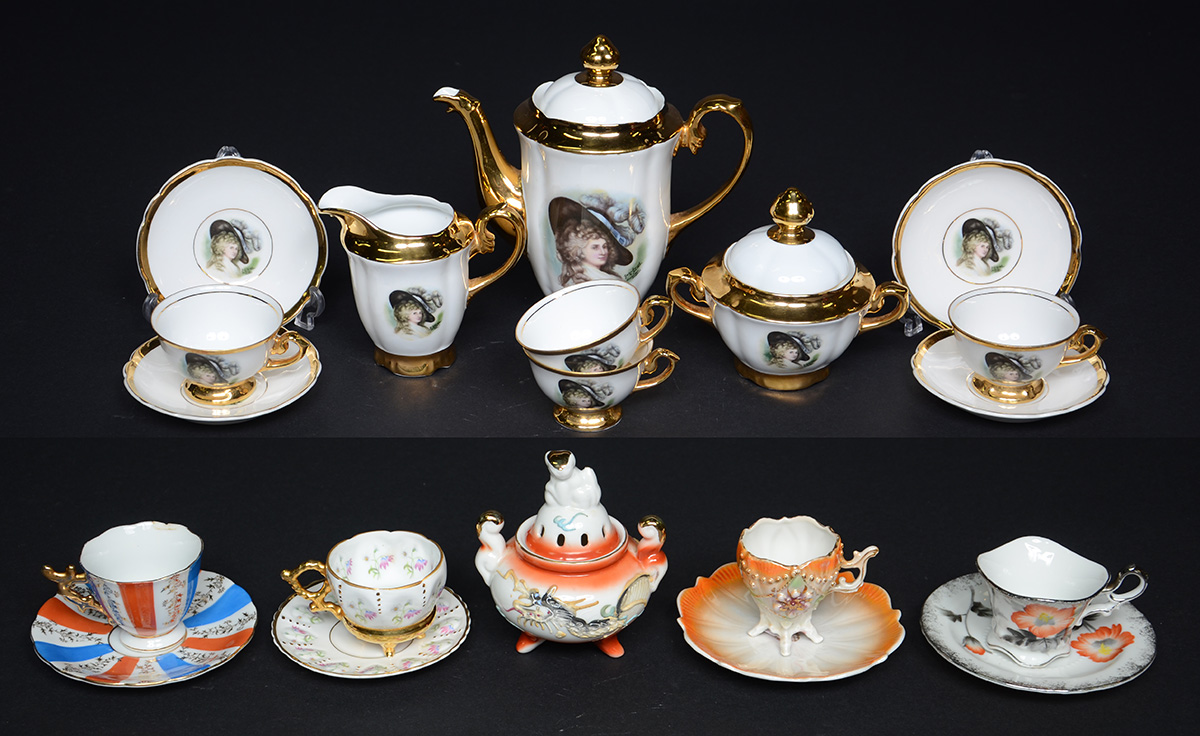 Diversas peças de porcelana, sendo serviço branco com figura e... - foto 1 de 2