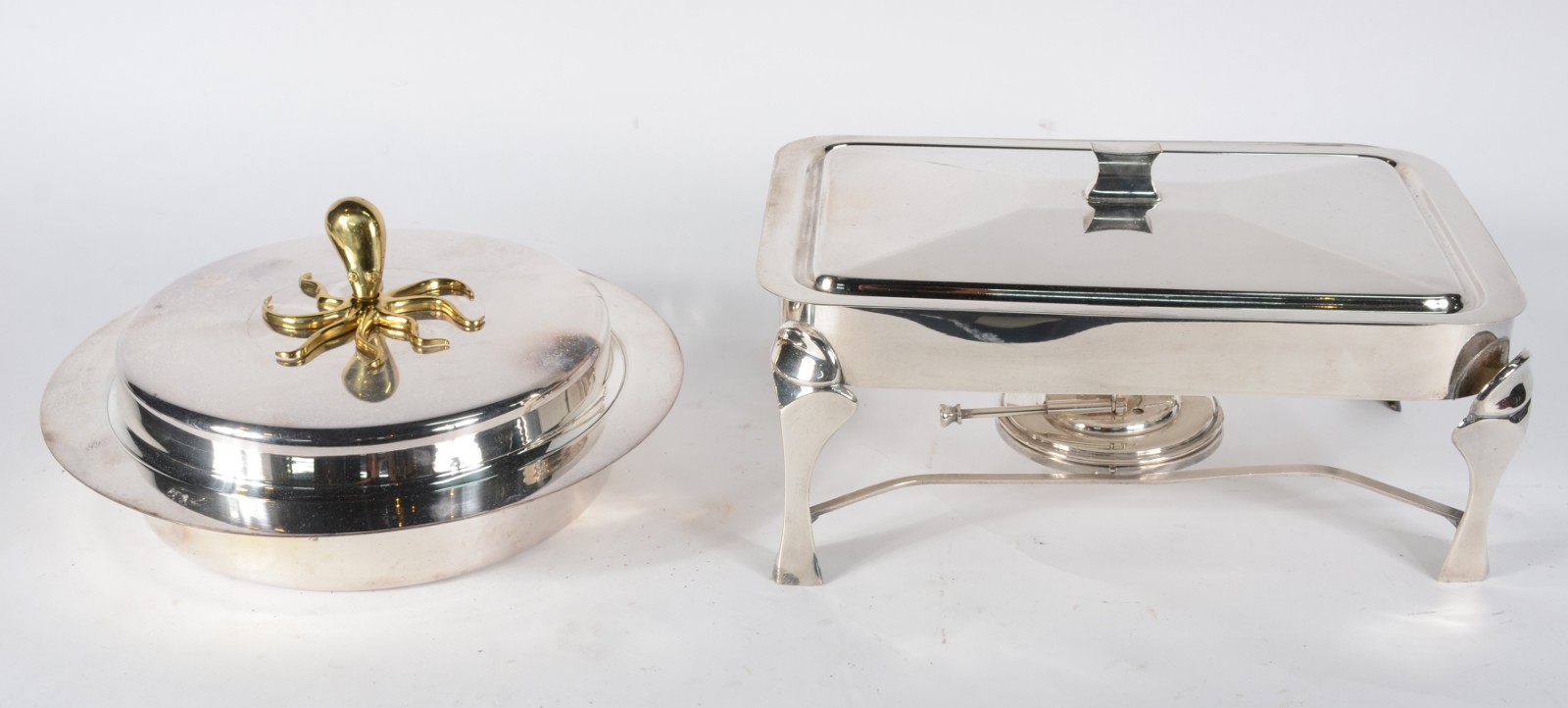 Duas peças de metal prateado, sendo: porta pirex e bowl com tampa... - foto 1 de 11