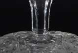 Três peças diversas de cristal lapidado, sendo:... - Três peças diversas de cristal lapidado, sendo: bomboniere, fruteira e bowl.