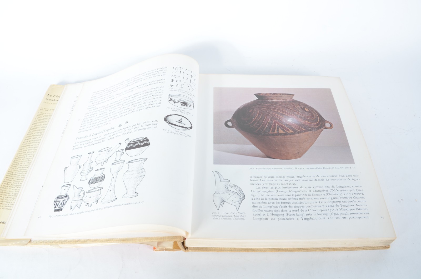 Dois livros: A) La ceramique chinoise. B) La faience européene - foto 8 de 10