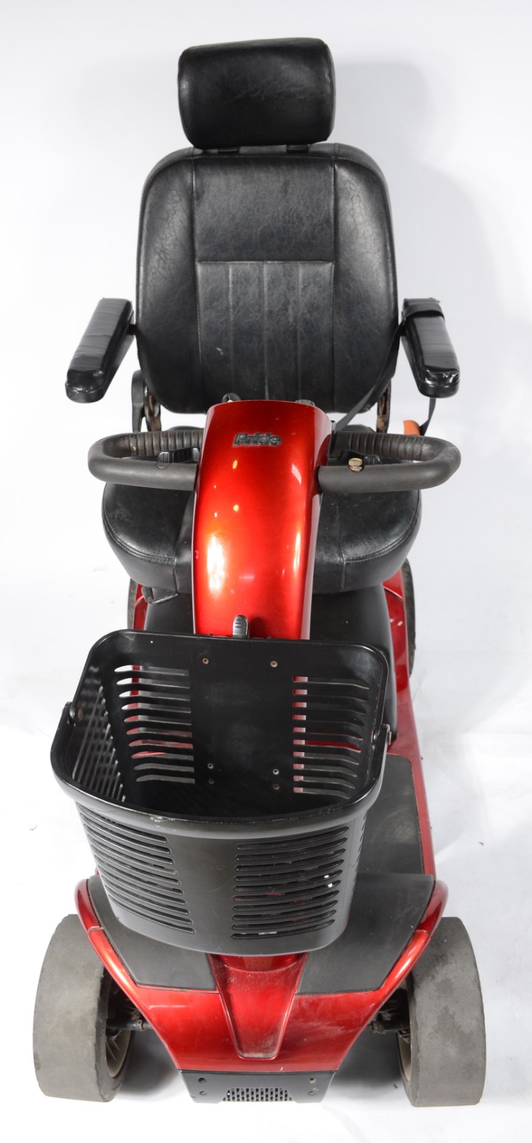 Cadeira motorizada Kapra na cor vermelha e preto. (bateria não está... - foto 2 de 11