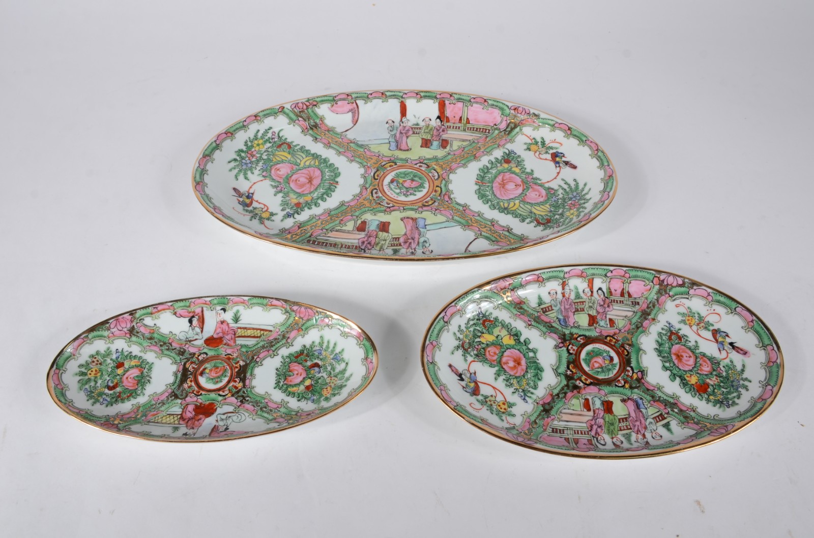 Serviço de jantar de porcelana "Lama" oriental, composto de: 23... - foto 3 de 8