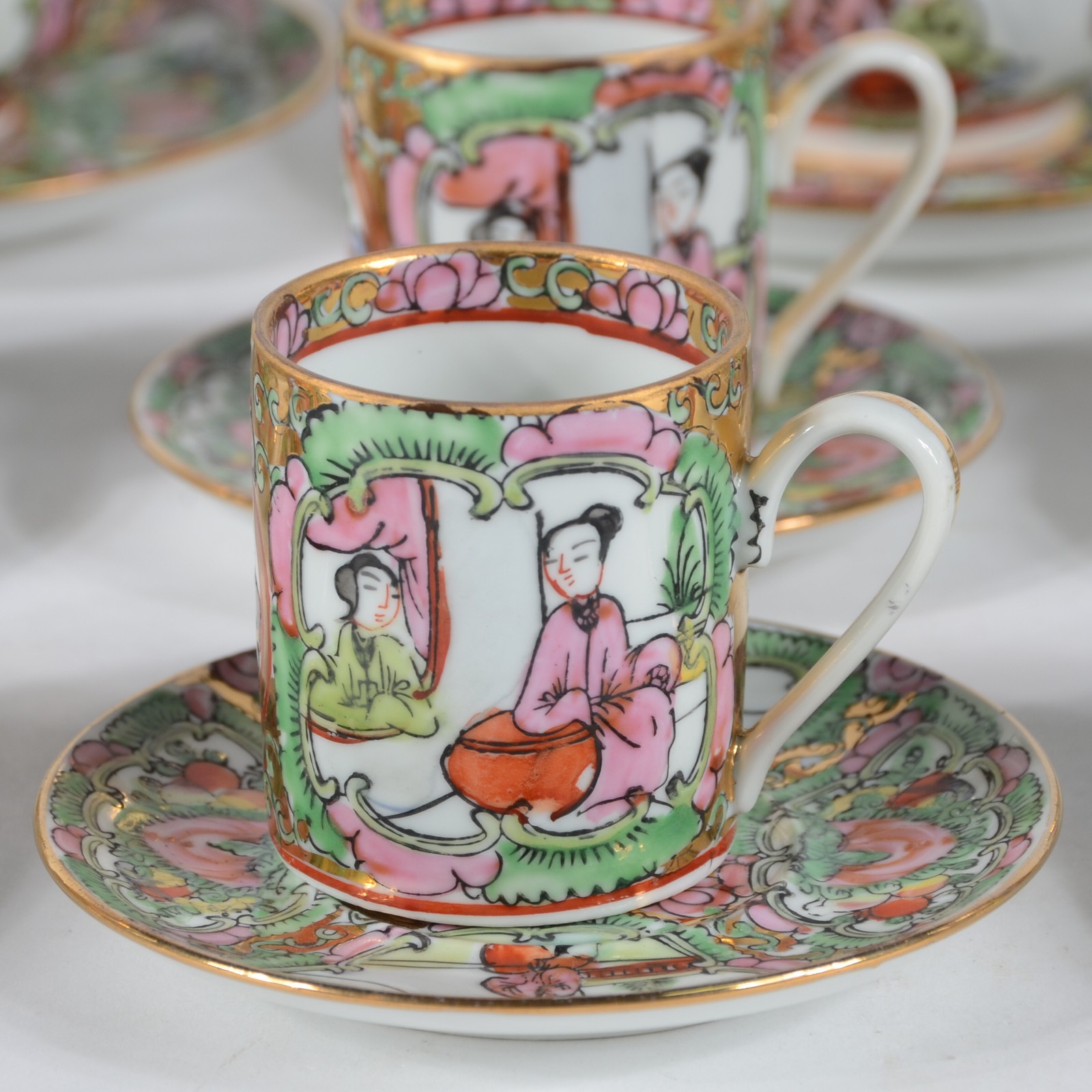 Serviço de jantar de porcelana "Lama" oriental, composto de: 23... - foto 6 de 8