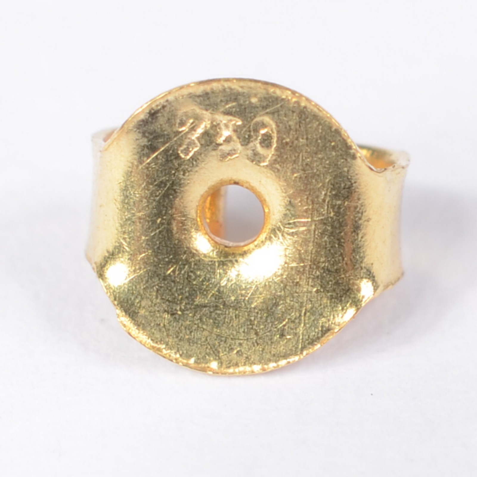 Par de brincos feitio "triangulo" de ouro 18 k. (Por motivos de... - foto 4 de 5