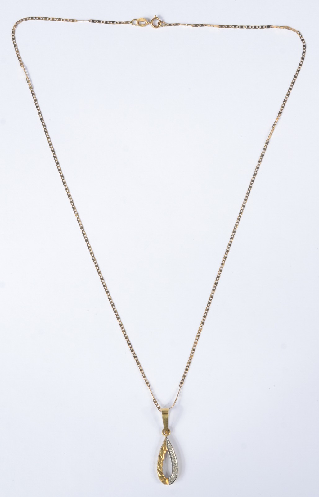 Colar com pendente na forma de gota com brilhante de ouro 18 k. (Por... - foto 2 de 6