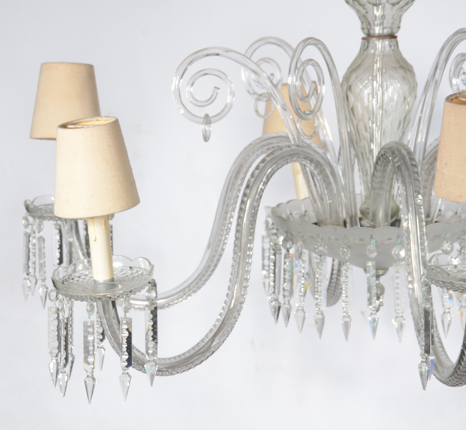 Lustre para 6 luzes de cristal, pingentes lapidados, enfeites na... - foto 7 de 8