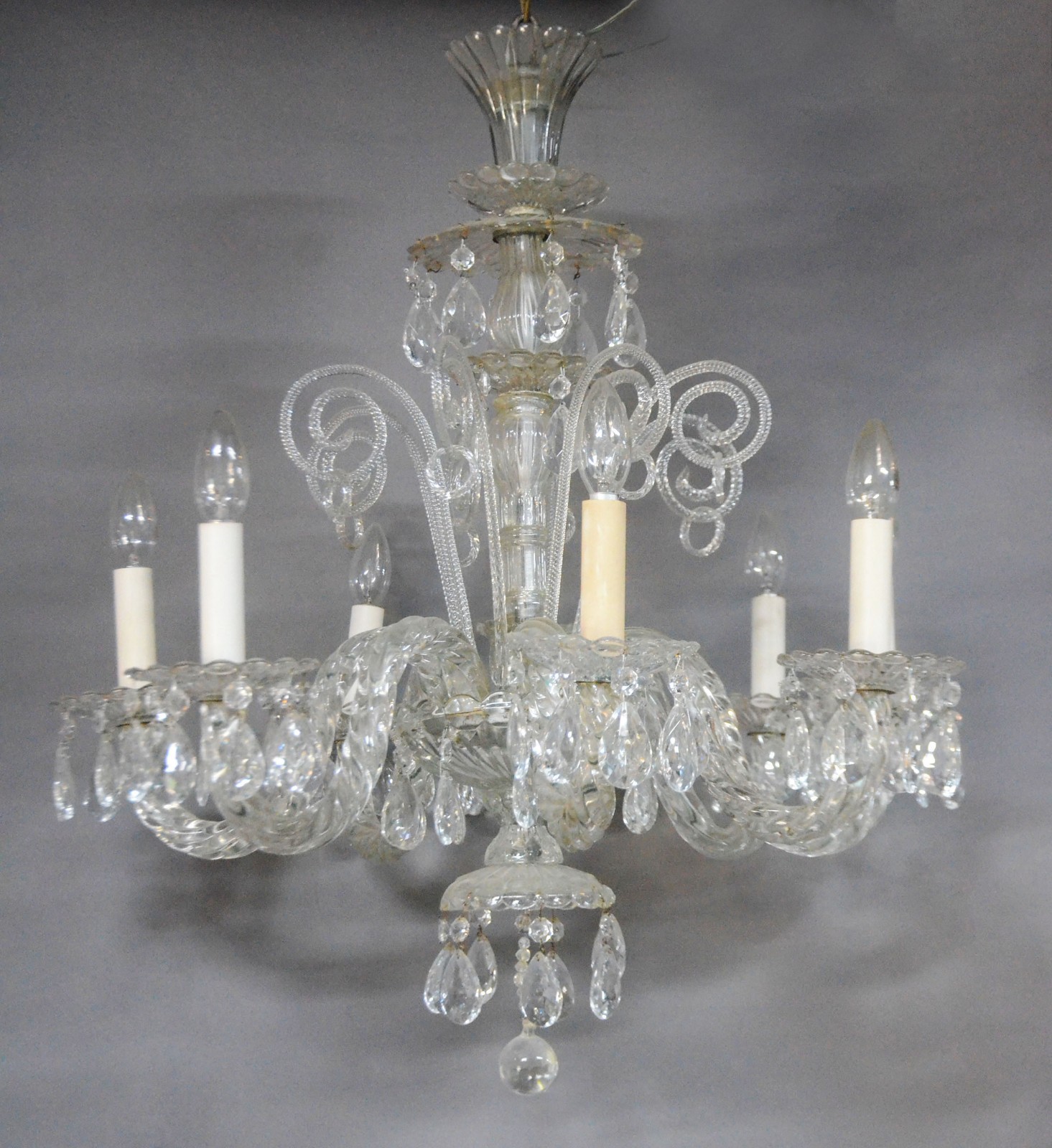 Lustre de cristal para 8 luzes, bobeches com bordas peroladas... - foto 1 de 11