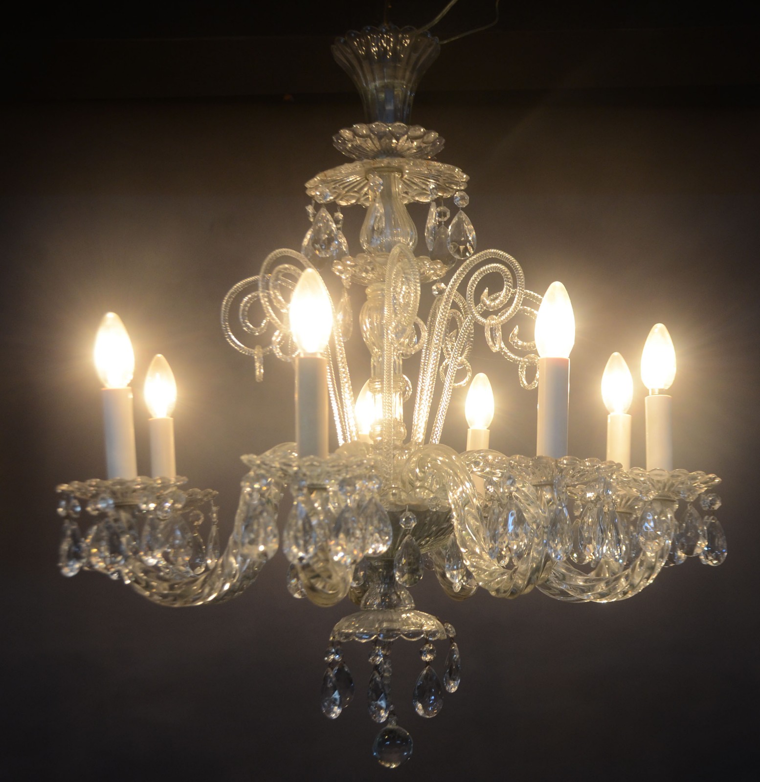 Lustre de cristal para 8 luzes, bobeches com bordas peroladas... - foto 7 de 11