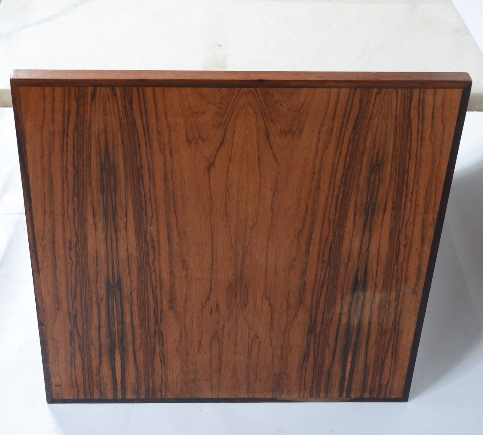 Conjunto de mesa de centro e mesa lateral de madeira, tampos de... - foto 5 de 8