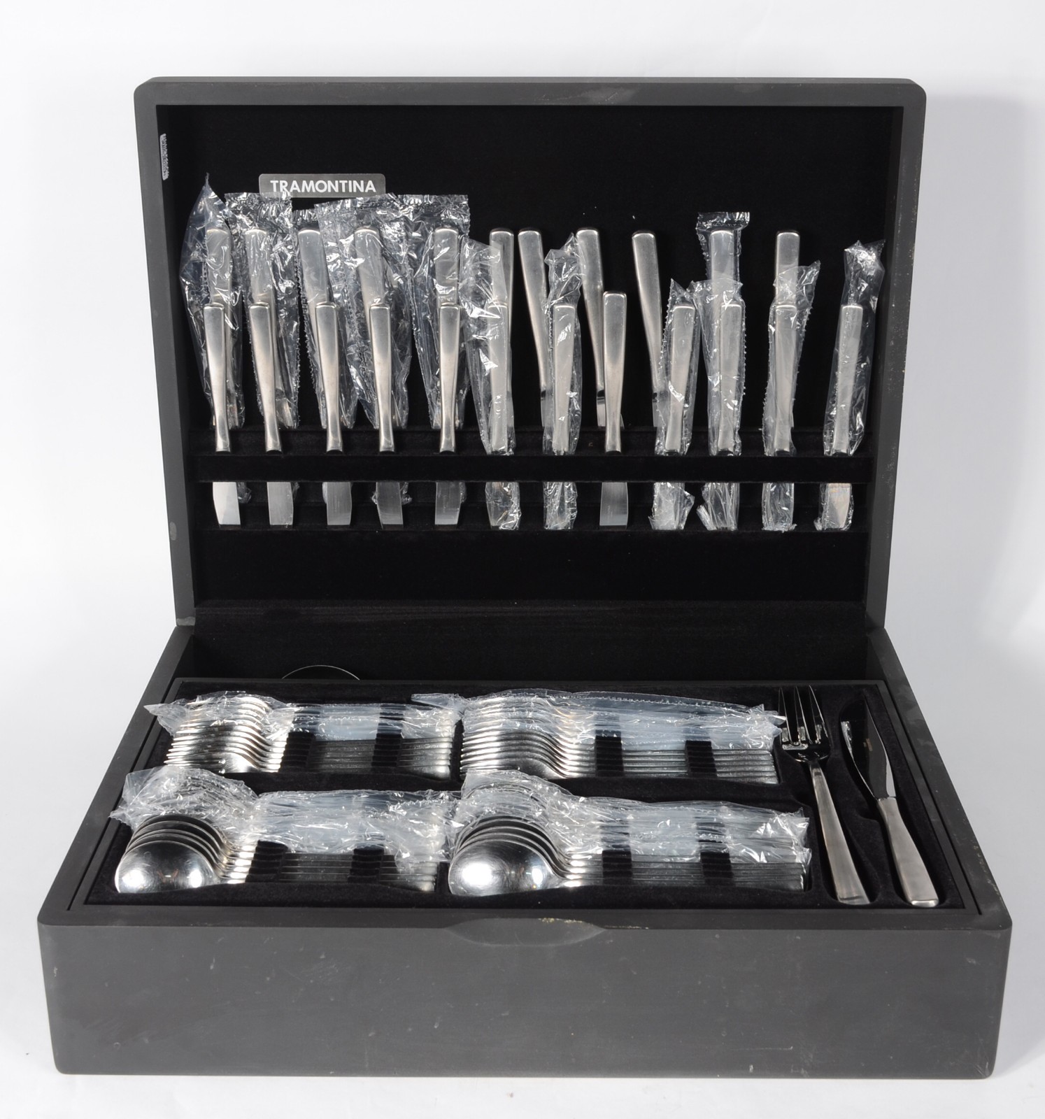 Faqueiro de aço inox, composto de: 12 colheres, 12 garfos, 12 facas... - foto 9 de 9