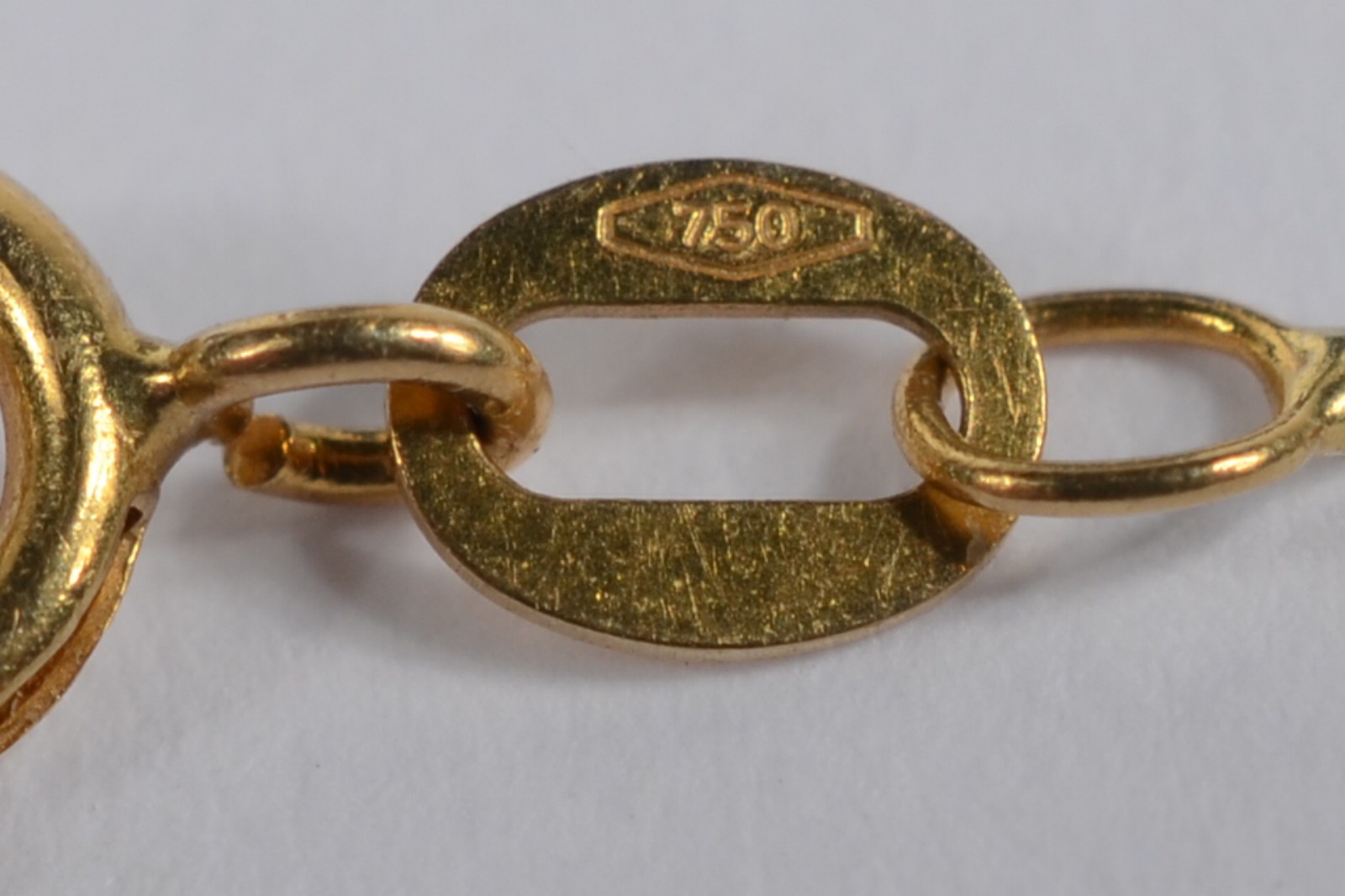 Colar com pendente com rosto de "Cristo" de ouro 18 k., contraste 750... - foto 4 de 5