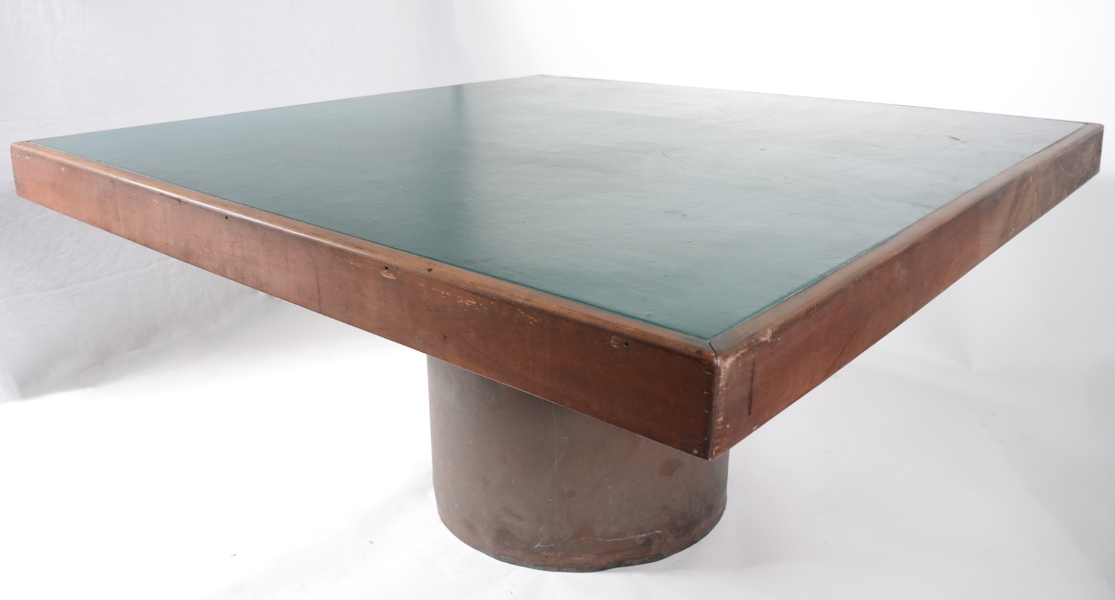 Mesa feitio quadrada, base de metal, tampo de madeira com curvim... - foto 3 de 11