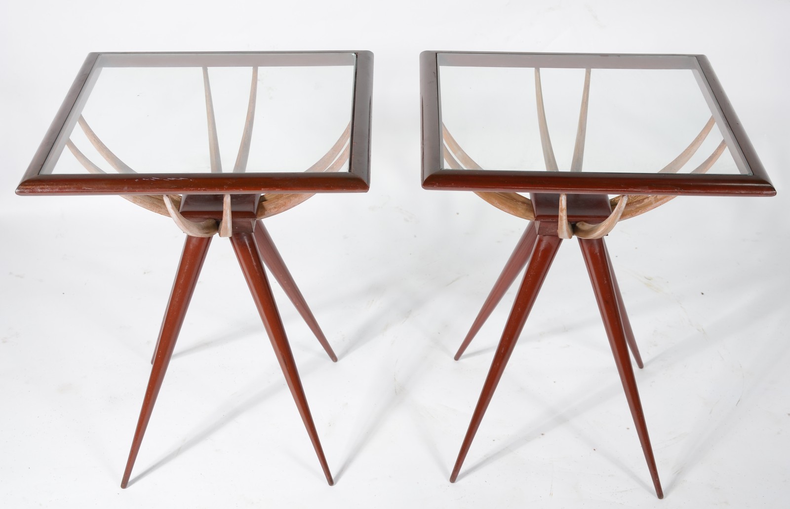 Par de mesas laterais, tampo de vidro. Design moderno, modelo aranha... - foto 3 de 8
