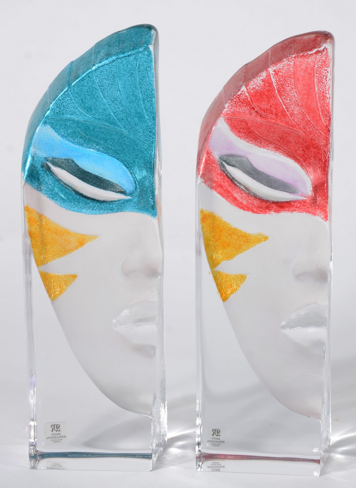 Duas "mascaras" de cristal. - foto 3 de 7